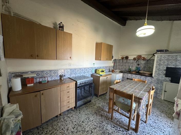 Image No.22-4 Bed Semi-Detached for sale