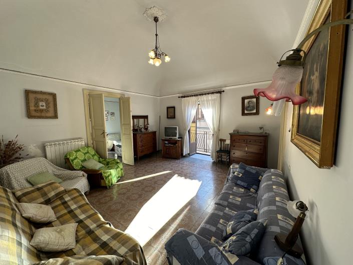 Image No.9-4 Bed Semi-Detached for sale