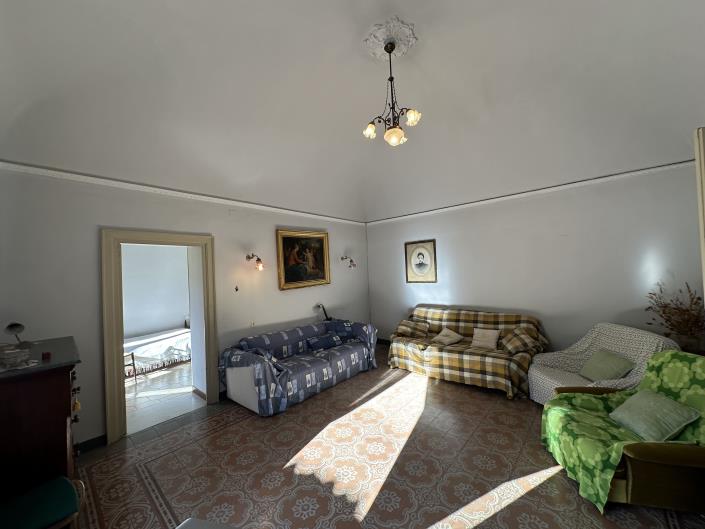 Image No.10-4 Bed Semi-Detached for sale