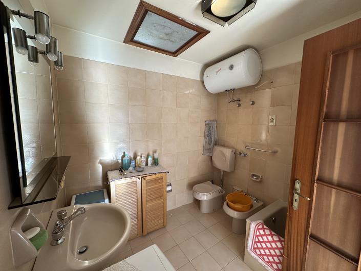 Image No.33-4 Bed Semi-Detached for sale