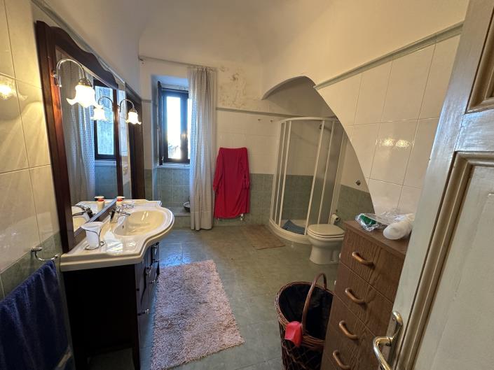 Image No.21-4 Bed Semi-Detached for sale