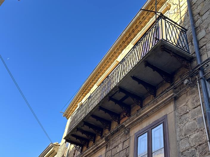 Image No.40-4 Bed Semi-Detached for sale