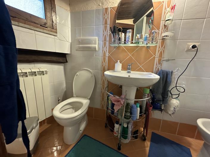 Image No.12-1 Bed Property for sale