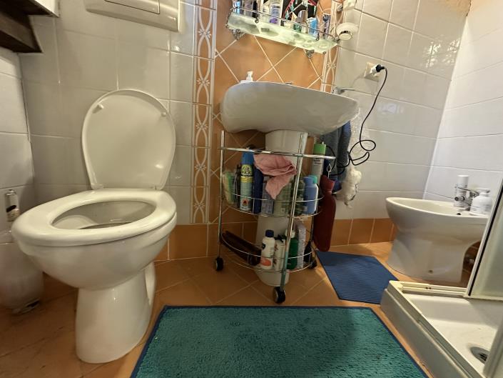 Image No.13-1 Bed Property for sale