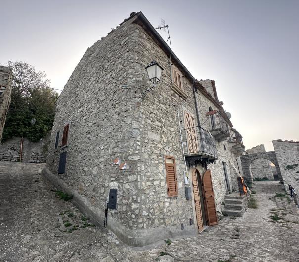 Image No.5-2 Bed Semi-Detached for sale