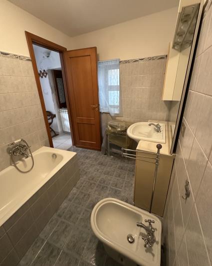 Image No.13-2 Bed Semi-Detached for sale