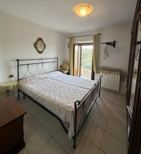 Image No.16-2 Bed Semi-Detached for sale