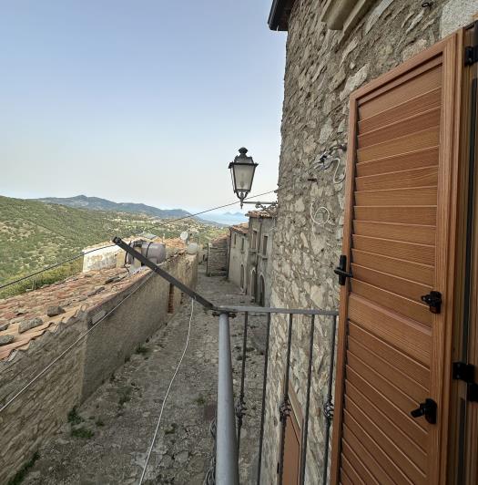 Image No.27-2 Bed Semi-Detached for sale