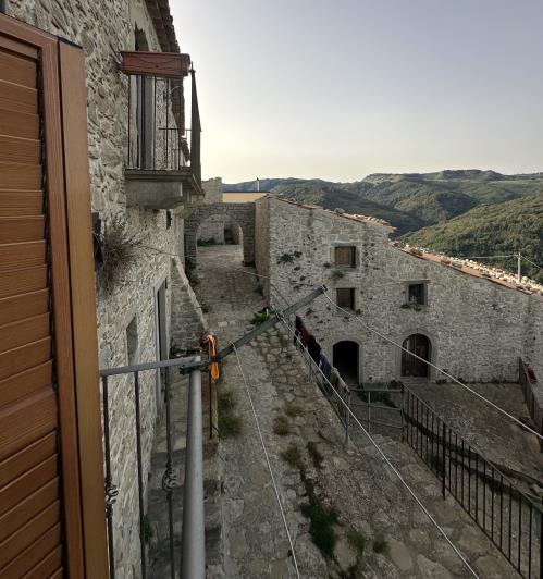 Image No.28-2 Bed Semi-Detached for sale