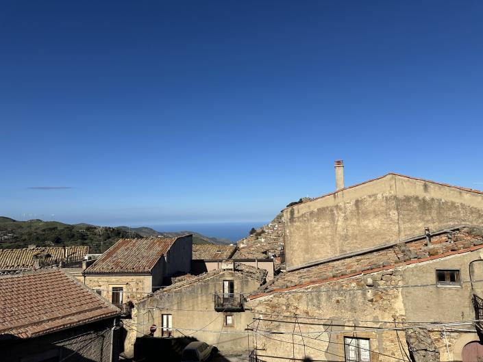 Image No.19-2 Bed Townhouse for sale