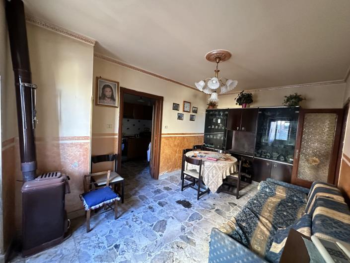 Image No.8-2 Bed Townhouse for sale