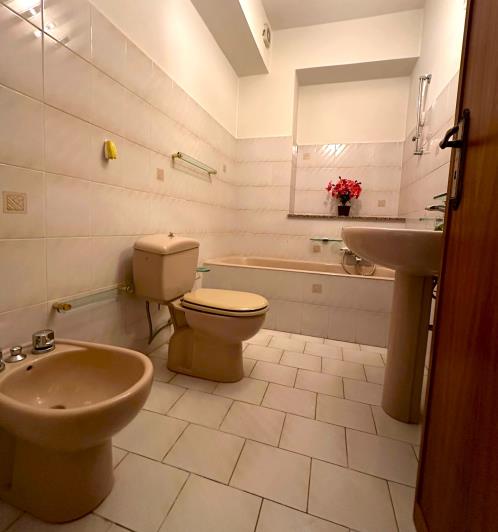 Image No.8-3 Bed Townhouse for sale