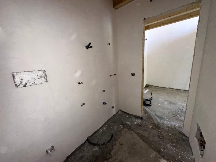 Image No.29-2 Bed Townhouse for sale