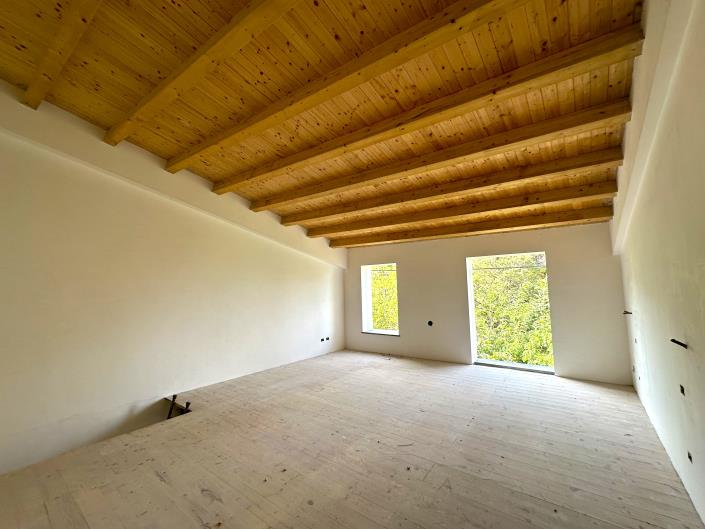 Image No.5-2 Bed Townhouse for sale