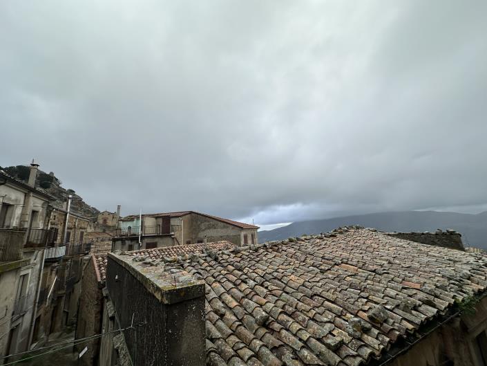 Image No.18-2 Bed Townhouse for sale