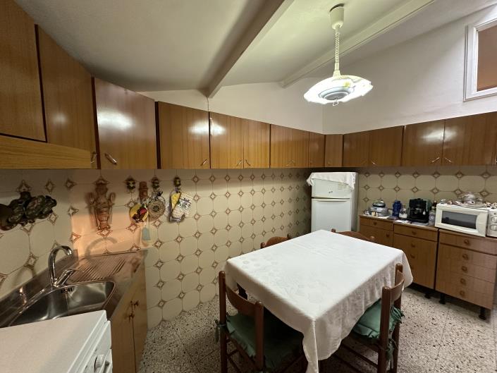 Image No.13-2 Bed Townhouse for sale