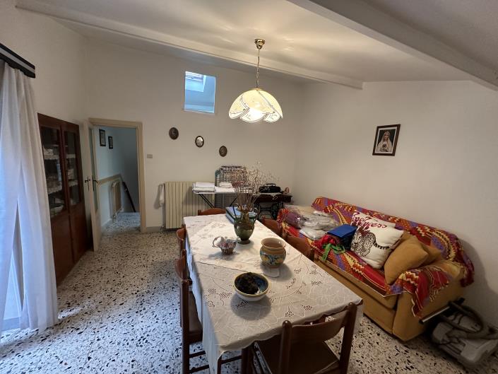 Image No.8-2 Bed Townhouse for sale