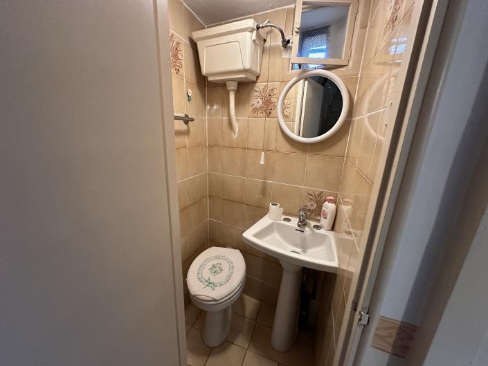 Image No.19-2 Bed Townhouse for sale