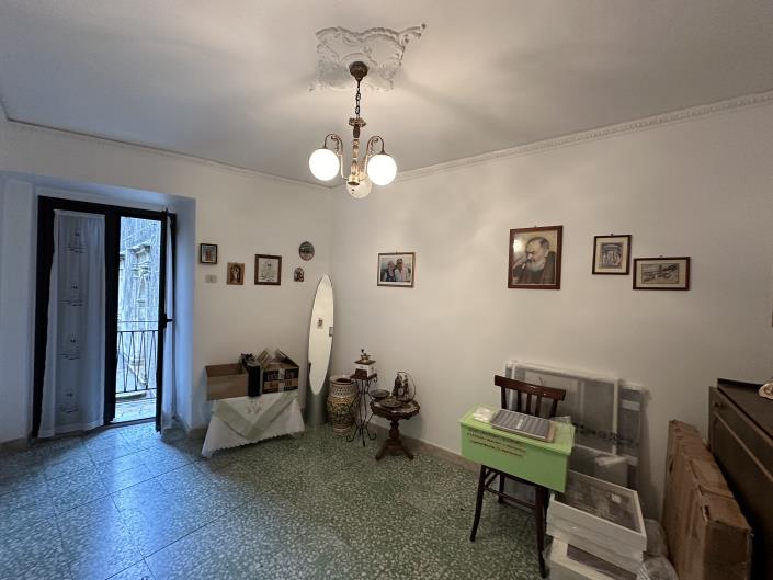 Image No.5-2 Bed Townhouse for sale