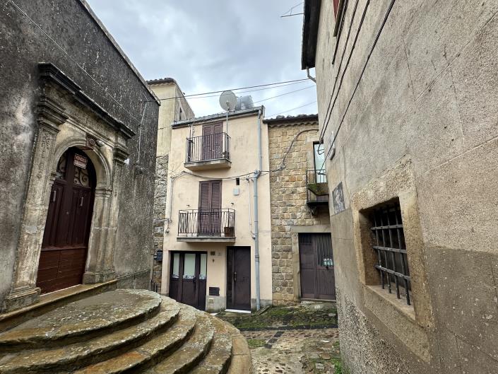 Image No.3-2 Bed Townhouse for sale