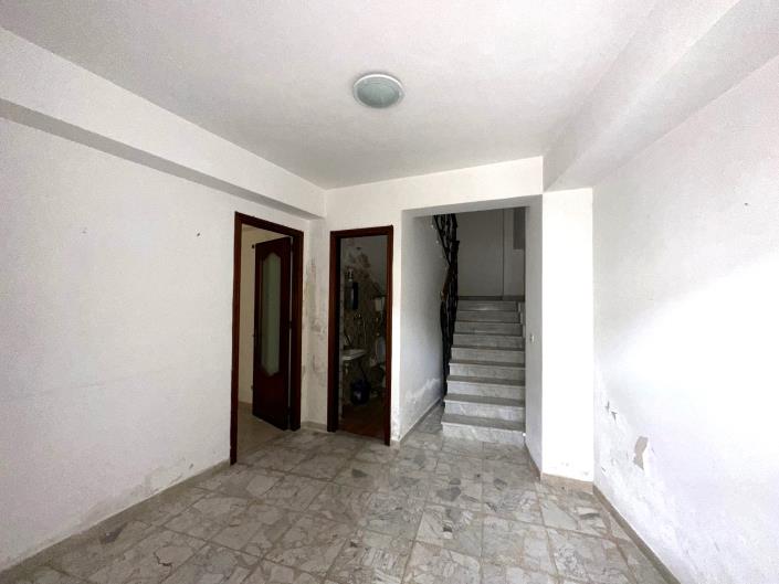 Image No.28-2 Bed Townhouse for sale