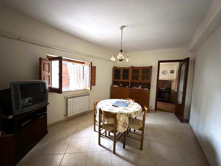 Image No.30-2 Bed Townhouse for sale