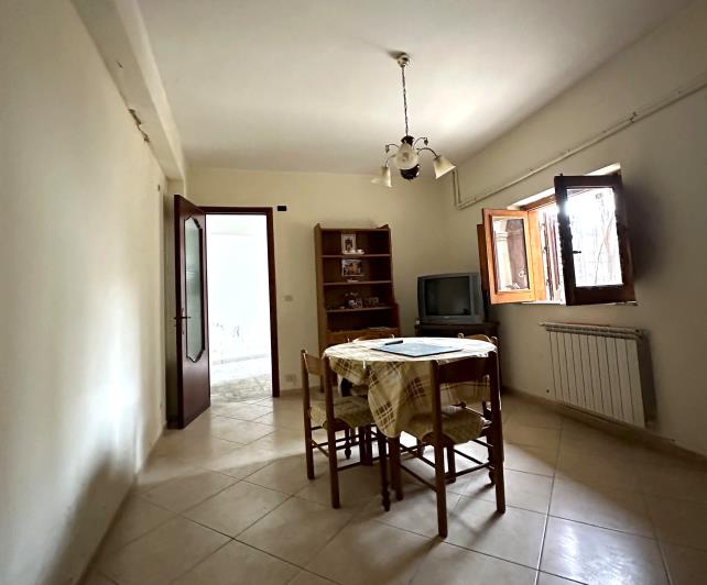 Image No.31-2 Bed Townhouse for sale