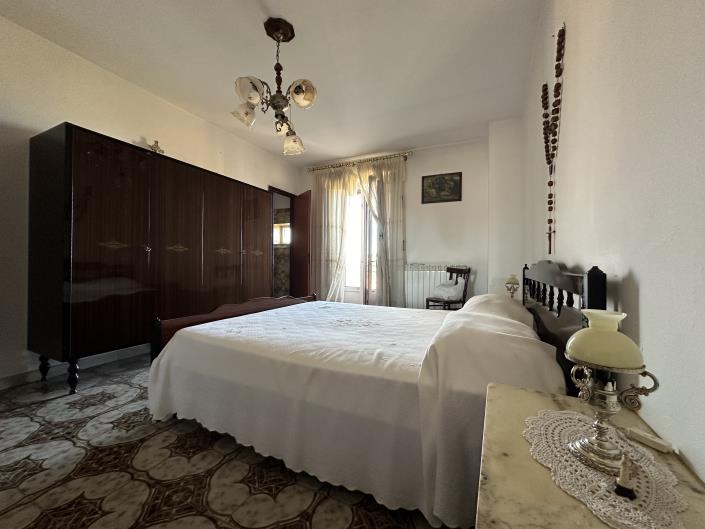 Image No.11-3 Bed Townhouse for sale