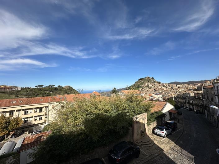 Image No.3-3 Bed Townhouse for sale