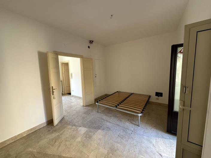 Image No.10-2 Bed Semi-Detached for sale