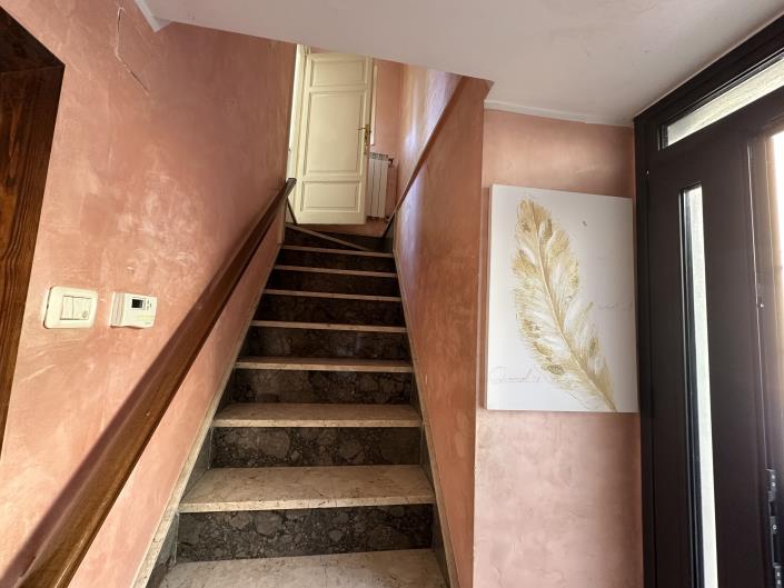 Image No.6-2 Bed Semi-Detached for sale