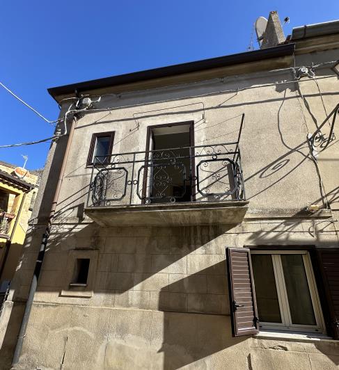 Image No.15-2 Bed Semi-Detached for sale