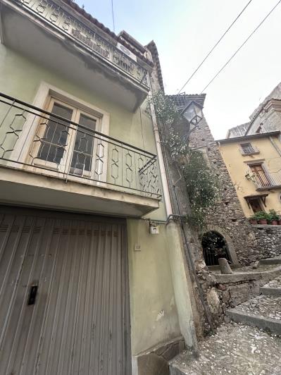 Image No.30-4 Bed Townhouse for sale