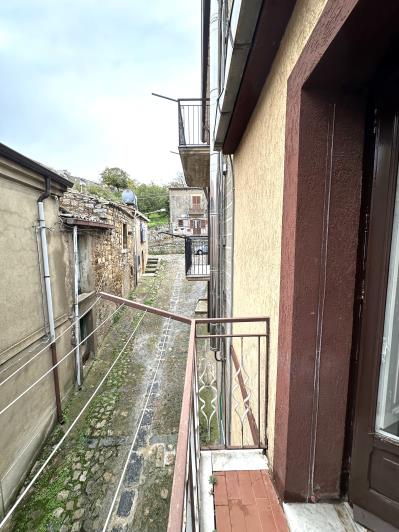 Image No.6-2 Bed Townhouse for sale