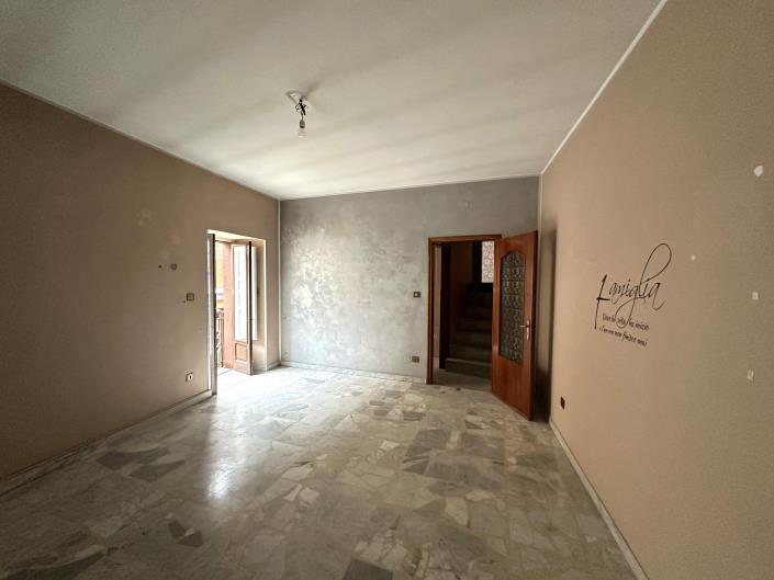 Image No.4-2 Bed Townhouse for sale