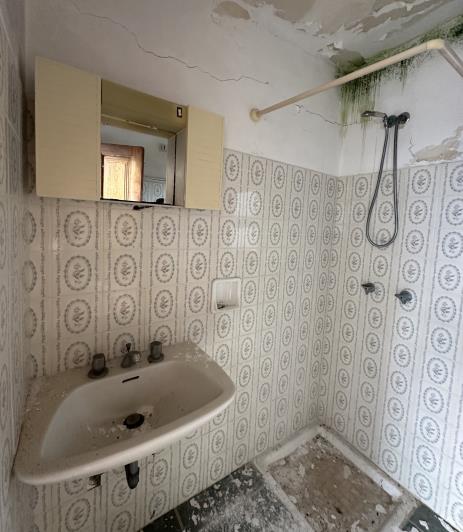 Image No.18-2 Bed Townhouse for sale