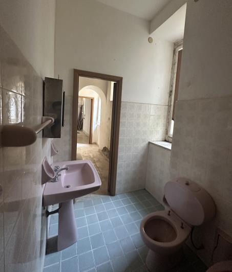 Image No.27-2 Bed Semi-Detached for sale