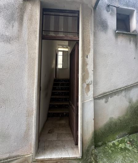 Image No.32-2 Bed Semi-Detached for sale