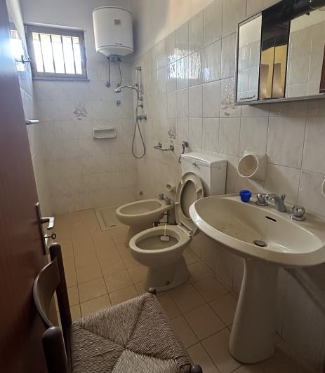 Image No.12-1 Bed Semi-Detached for sale