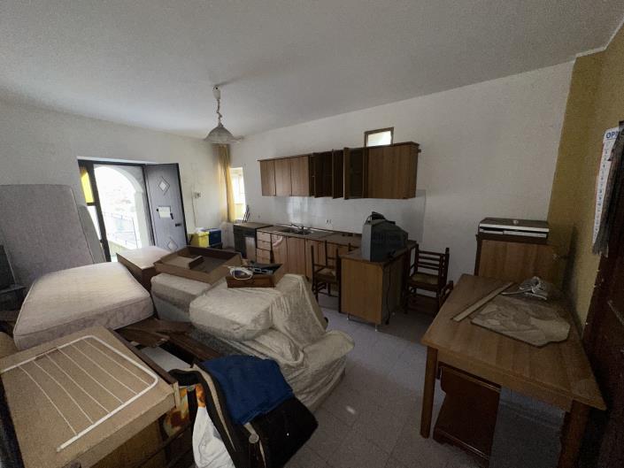 Image No.10-1 Bed Semi-Detached for sale