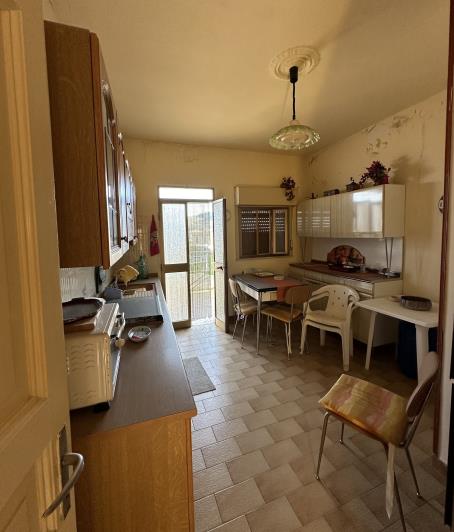 Image No.13-2 Bed Townhouse for sale