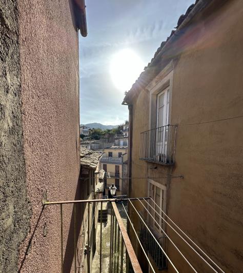 Image No.17-2 Bed Townhouse for sale