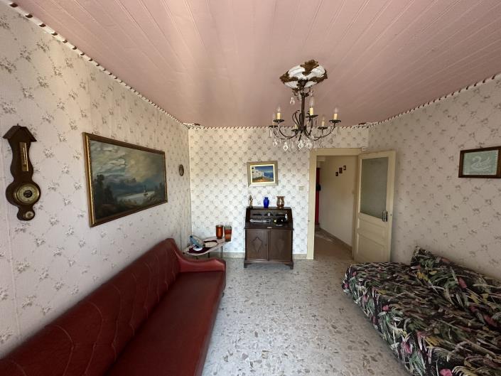 Image No.26-2 Bed Townhouse for sale