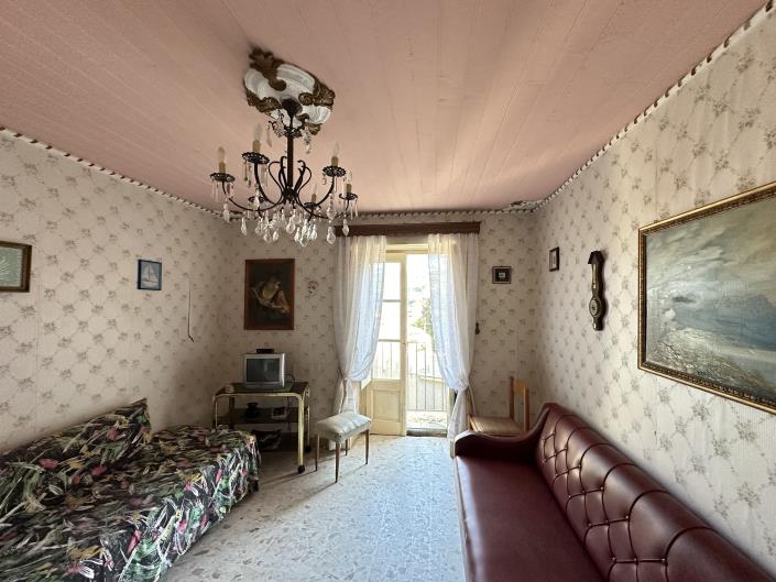 Image No.27-2 Bed Townhouse for sale