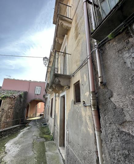 Image No.36-2 Bed Townhouse for sale