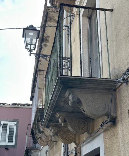 Image No.5-2 Bed Townhouse for sale