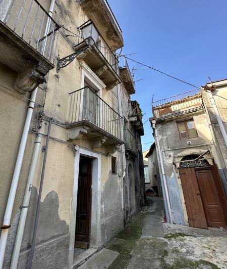 Image No.7-2 Bed Townhouse for sale