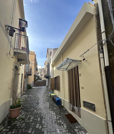 Image No.4-1 Bed Townhouse for sale