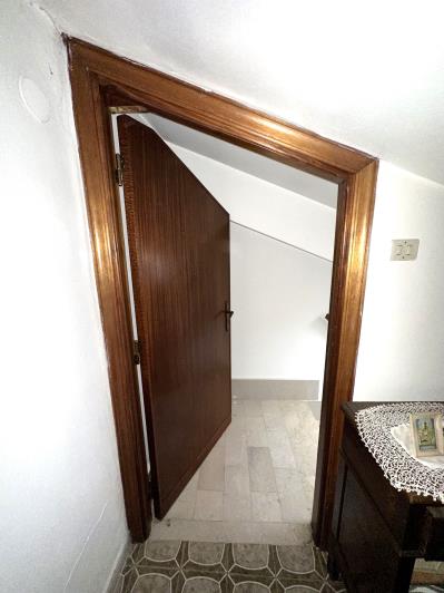 Image No.14-2 Bed Semi-Detached for sale