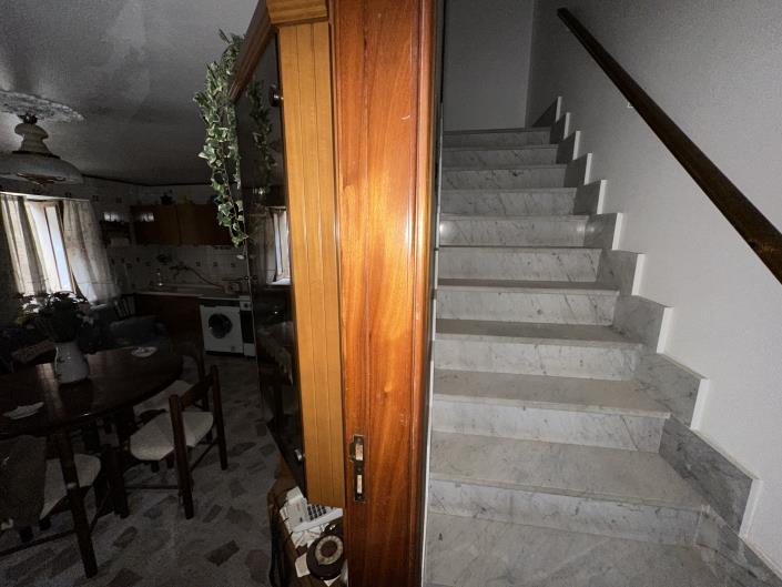 Image No.25-2 Bed Semi-Detached for sale